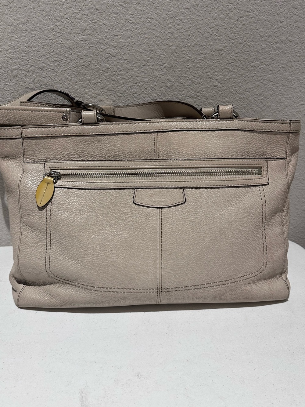 Coach Purse Penelope Leather Tote Bag Beige 14 x 10 x 5 in